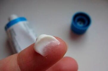 Servikal osteokondroz tedavisi için merhemler